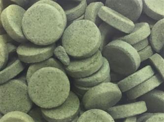 VOTO Klebefuttertabletten - grün mit Spirulina - 90g